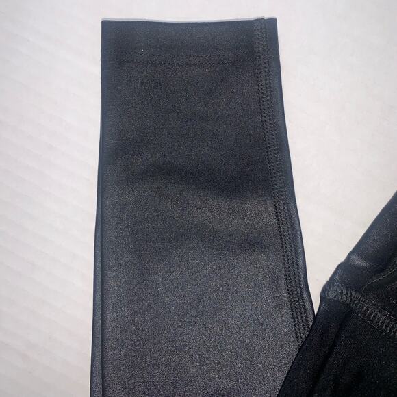 BEYOND‎ YOGA Sportgloss High-Waisted Midi Legging. Black. XS - Picture 7 of 10